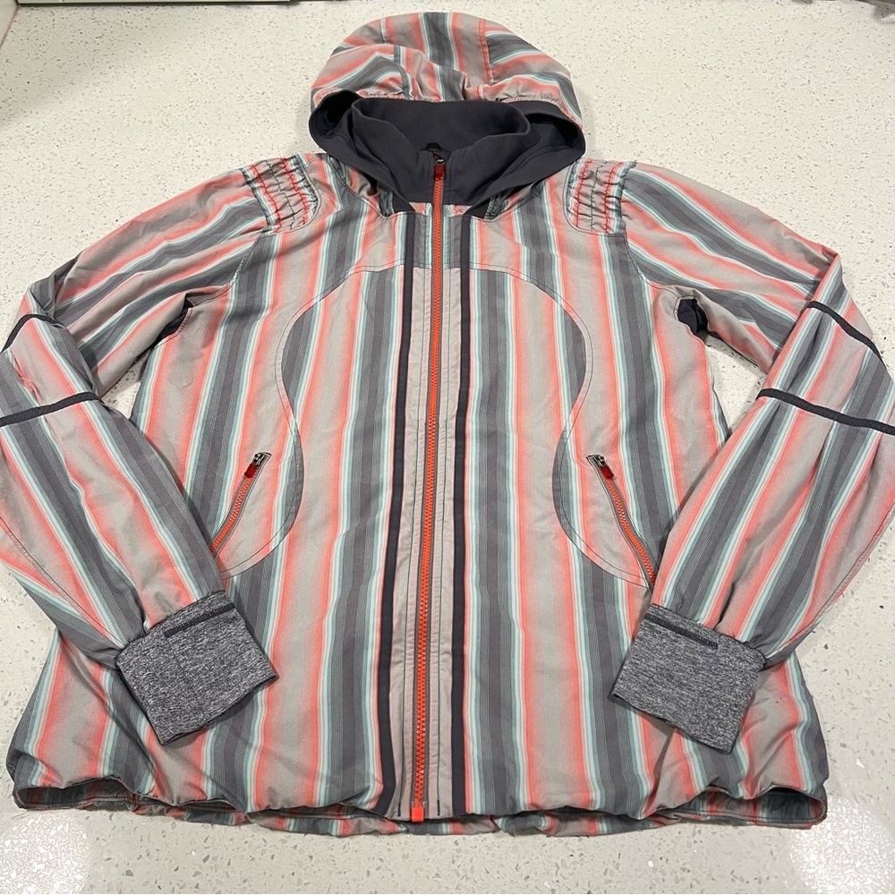 LULULEMON Run: Track and Field Hooded Jacket Alarming Ombre Vertical Stripe 12